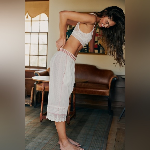 New! Free People Endless Afternoon Bloomers Swiss Dot Embroidered Lace Harem 🌹 M - Picture 9 of 16